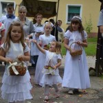 Hania wraz z siostrą Paulinką wcześniej adorowały Pana Jezusa w Baldwinowicahch!